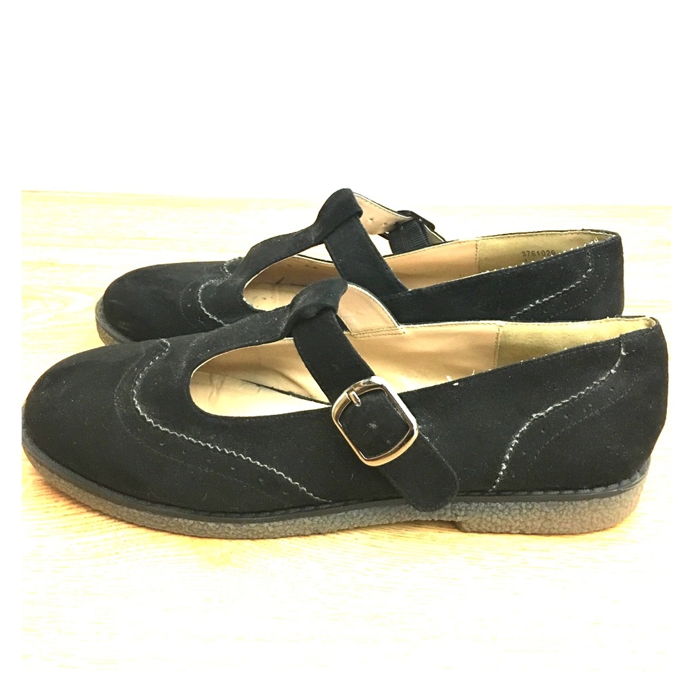 New Look T-bar / T-strap flats